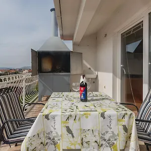 Apartament Lena, Kaštela